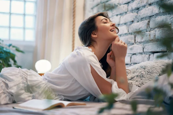 Happy Weekends Young Smiling Woman Relaxing Her Bad Modern Home — Stock Photo, Image
