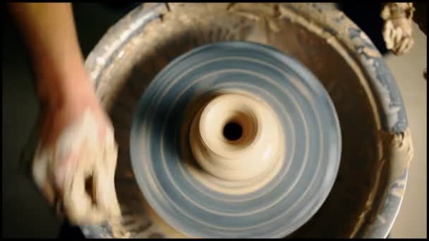 Potter Modellering Keramische Pot Van Clay Potter Wiel Workshop Kunst — Stockvideo