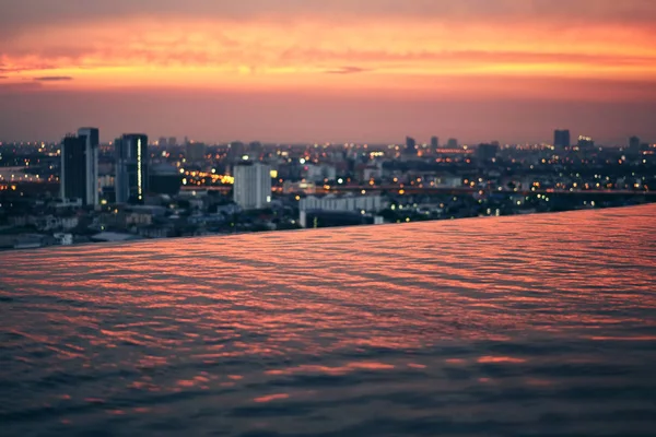 Amazing Colorful Sunset Rooftop Swimming Pool — Stock Photo, Image