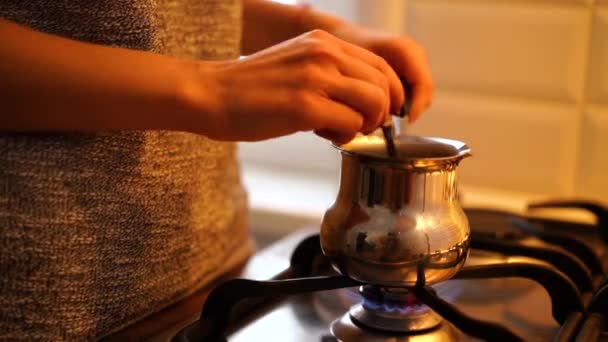 Proces Van Turkse Koffie Bereiding Keuken — Stockvideo