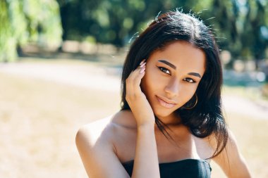 Afrikalı güzel kadın portresi