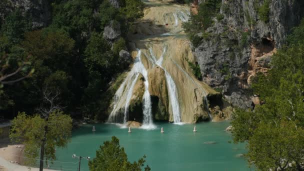 Közepes Széles Lövés Turner Falls Egy Ragyogó Napsütéses Napon — Stock videók