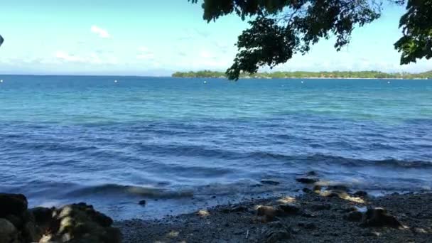 Hermosa Playa Una Isla Tropical Día Ventodestino Isla — Vídeos de Stock