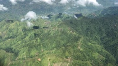 Güney Filipinler'de dağlar ve vadiler el hava çekim