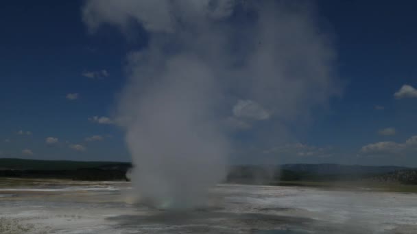 Steam Spews Out Clepsydra Geyser Eruption Lower Basin Geyser Yellowstone — Stock Video