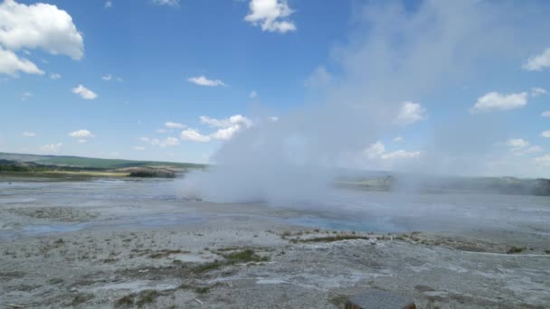 Vista Panorámica Del Géiser Clepsydra Durante Una Erupción Géiser Cuenca — Vídeo de stock