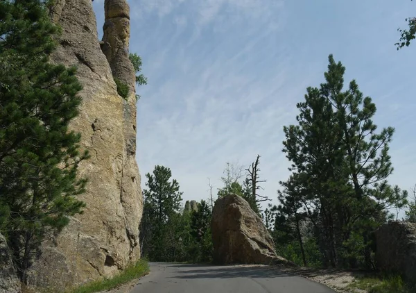 Formaciones rocosas en Needle 's Eye, Needle' s Highway, Dakota del Sur —  Fotos de Stock