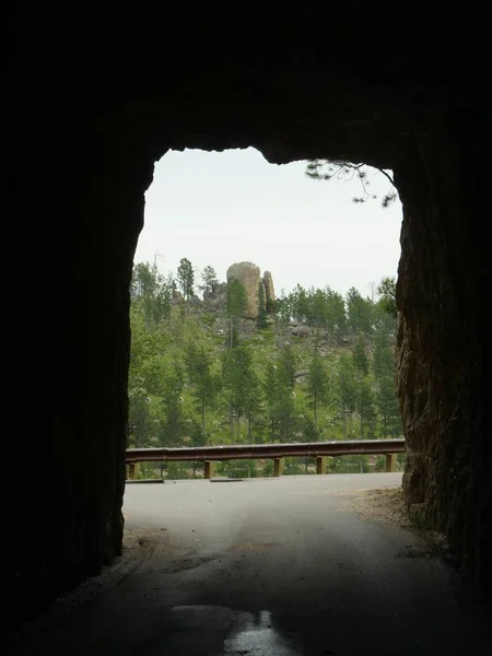 Vista Perto Através Needle Eye Tunnel Túnel Rocha Needles Highway — Fotografia de Stock