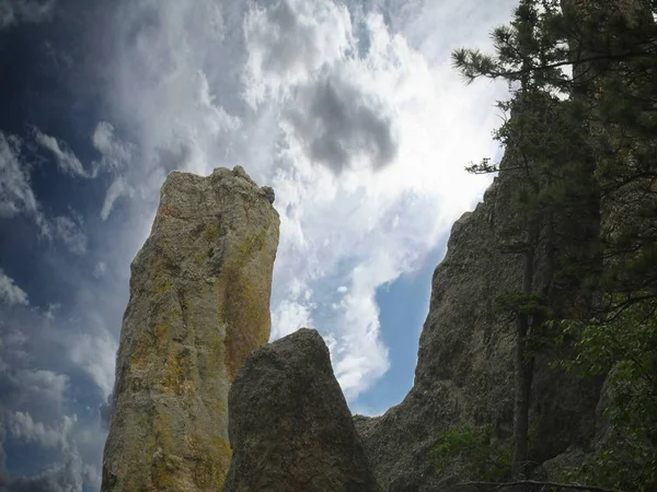 Tiro Ascendente Granito Imponente Formações Rochosas Longo Needles Highway Custer — Fotografia de Stock