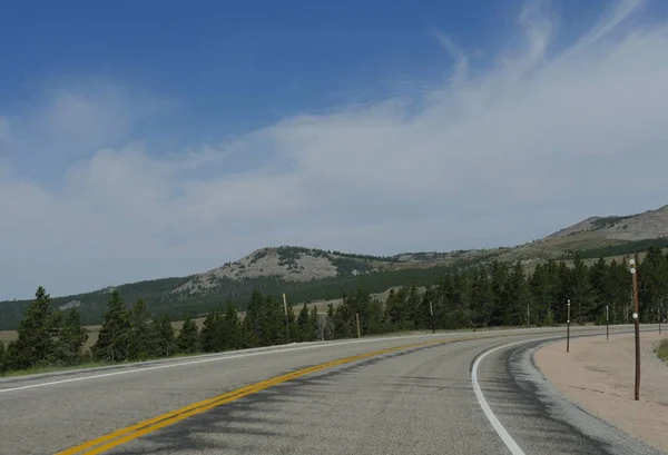 Route Panoramique Long Autoroute Travers Les Montagnes Forêt Nationale Bighorn — Photo