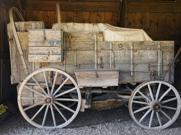 Les reliques d'un vieux chariot — Photo