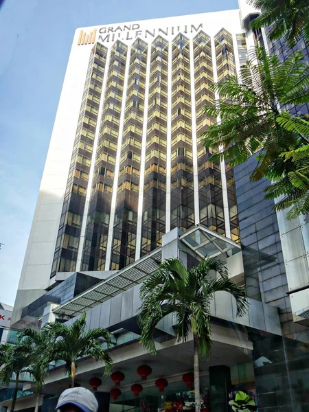 Kuala Lumpur Malaysien März 2018 Aufwärtsschuss Des Grand Millennium Hotelgebäudes — Stockfoto