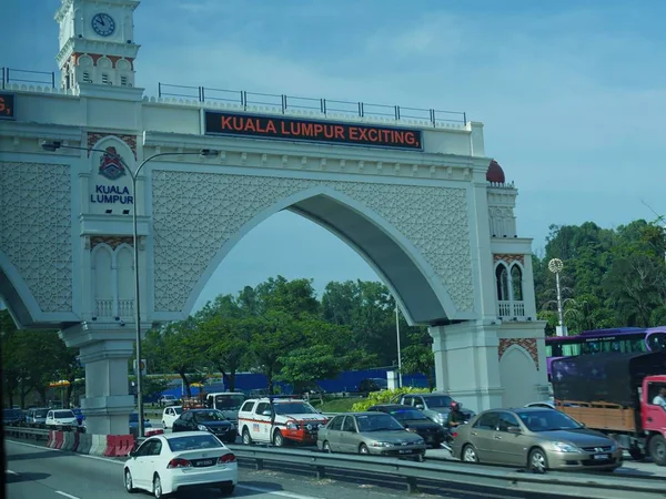 Kuala Lumpur Malaysia März 2018 Fahrzeuge Fahren Frühmorgens Unter Dem — Stockfoto