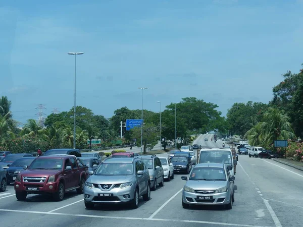 Малаці Малайзія Лютий 2018 Вехілс Зупинка Червоне Світло Перехресті Малакка — стокове фото