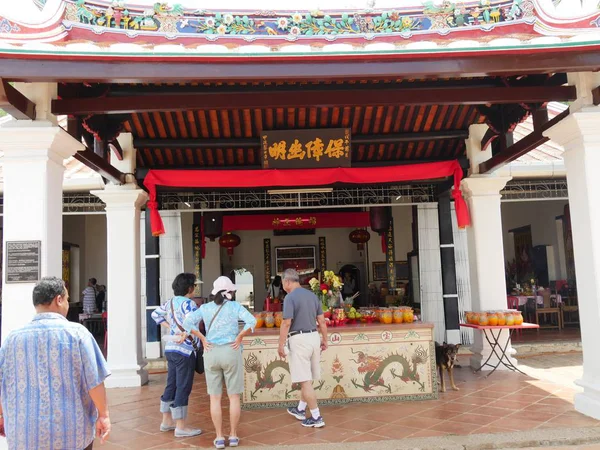 マラッカ マレーシア 2018年2月 マレーシア マラッカのポー サンテン寺院に観光客が立ち寄る — ストック写真