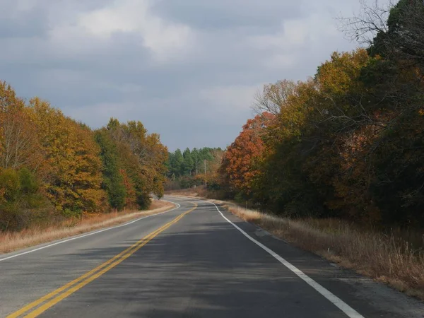 Scenic Paved Road Flanked Colorful Trees Autumn — Stock Photo, Image