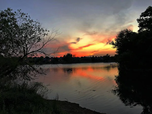 Scenic Szépsége Naplemente Tükröződik Tóban — Stock Fotó