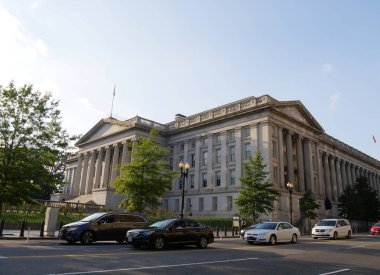 Washington, D.C. ABD- Eylül 2017: Washington Dc'deki Pennsylvania Bulvarı'ndaki Hazine Bakanlığı Binası'nın yan görünümü