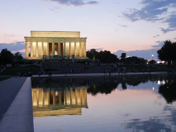 Washington Usa Szeptember 2017 Közepesen Széles Lövés Lincoln Múzeum Tükröződik — Stock Fotó