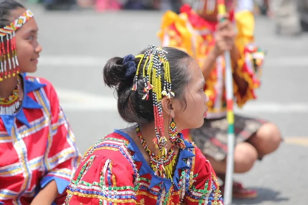 Davao City Filipinler Ağustos 2014 Kadayawan Festivalinde Bir Sokak Dansçısının — Stok fotoğraf
