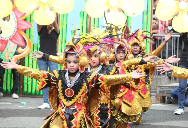 Davao City Filipiny Sierpień 2014 Uczestnicy Festiwalu Kadayawan Konkurs Streetdancing — Zdjęcie stockowe