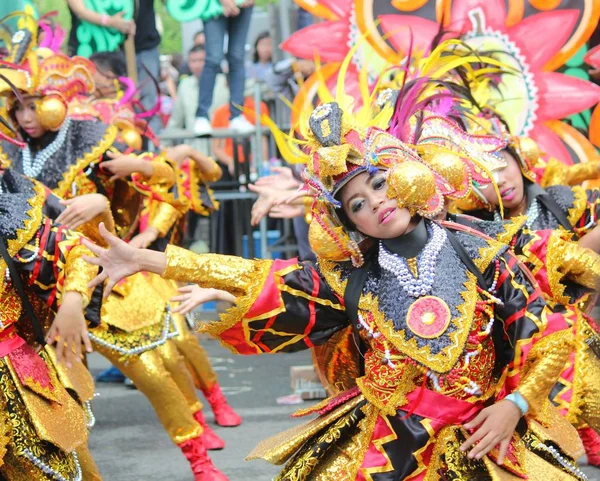 Davao City Filippinerna Augusti 2014 Artister Dansa Gatorna Med Sina — Stockfoto