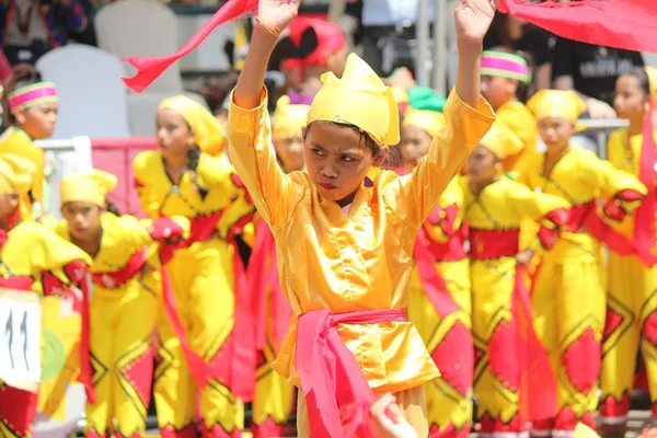 Davao City Filipinler Ağustos 2014 Kadayawan Festival Geçit Töreninde Sokaklarda — Stok fotoğraf