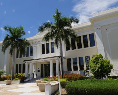 Florida'daki Key West City Hall'un orta yakın çekim.