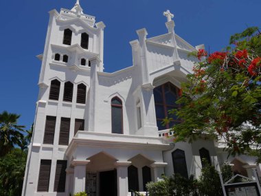 Key West, Florida'daki St. Paul Piskoposluk Kilisesi'nin kırpılmış görünümü.