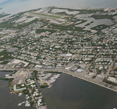 Key West, Florida'nın güzel manzarası, bir uçak penceresinden görülüyor