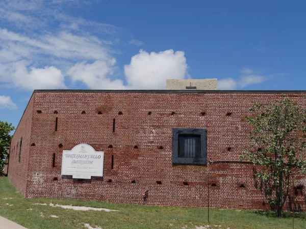 Zavřete Fasádu Východního Martello Museum Nedaleko Mezinárodního Letiště Key West — Stock fotografie