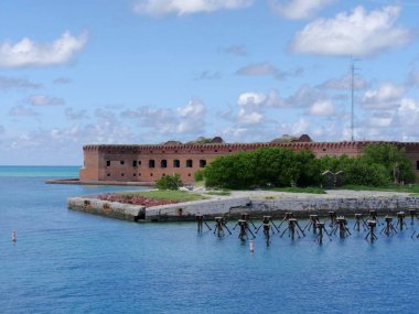 Jefferson Fort, Kuru Tortugas Milli Parkı, eski rıhtımlı, Florida.