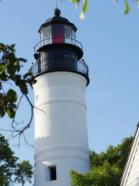 Medium Närbild Porträtt Visning Den Övre Delen Key West Lighthouse — Stockfoto