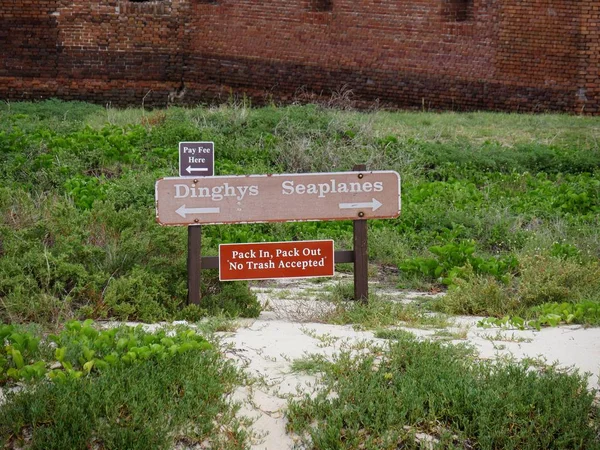Schilder Vor Dem Fort Jefferson Trockenen Tortugas Nationalpark Florida — Stockfoto