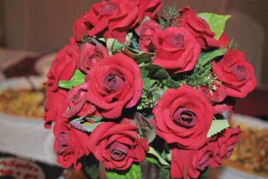 yapay kırmızı gül buketi