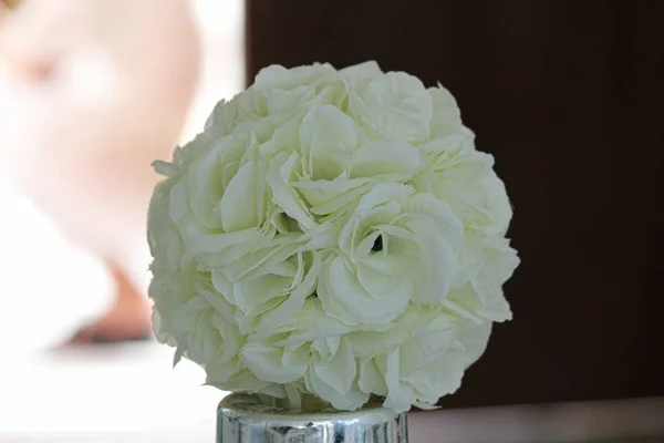 Zbliżenie Bukiet Ślubny Czyste Białe Róże Miękkie Tło — Zdjęcie stockowe
