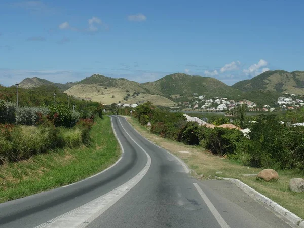 Marteen Karayip Adaları Ndaki Fransız Tarafındaki Dağlara Giden Manzara Yolu — Stok fotoğraf