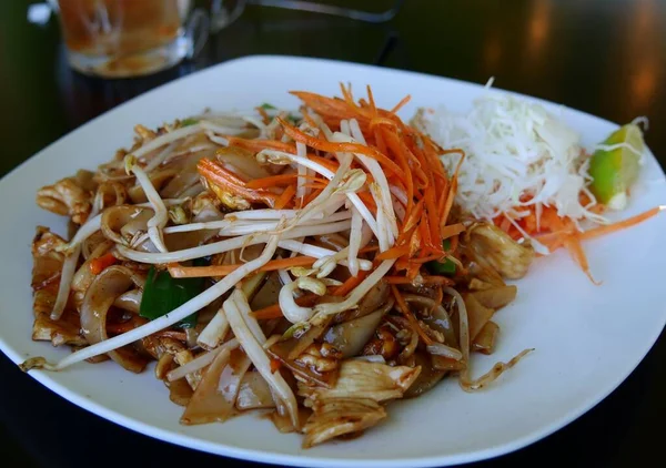 Chicken Pad Thai Dish Served White — стоковое фото