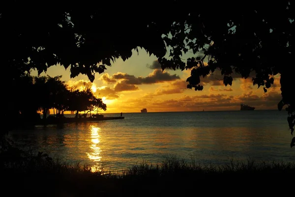 Belo Pôr Sol Refletido Nas Águas Base Pesca Garapan Saipan — Fotografia de Stock