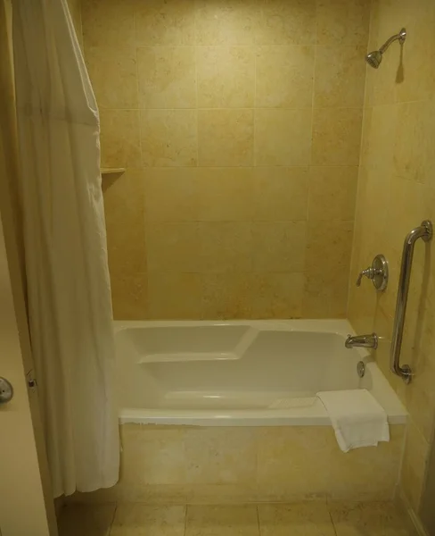 Modern White Rectangular Bathtub Upscale Hotel — Stock Photo, Image