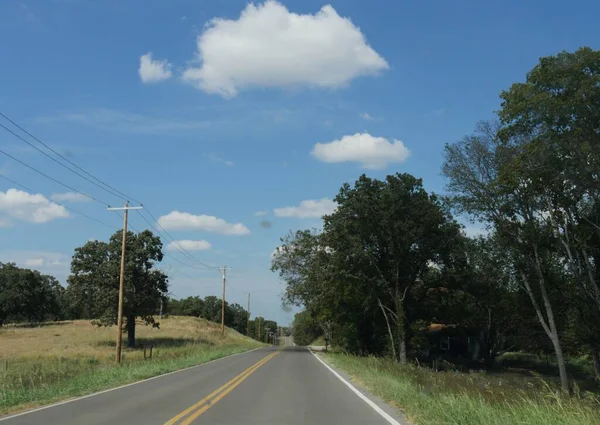 Paved Countryside Road Trees Side Bright Sunny Day — Stock Photo, Image