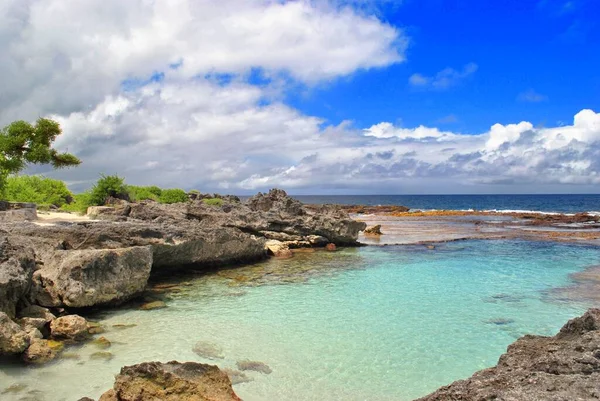 Weitwinkelaufnahme Des Schwimmlochs Rota Nördliche Marianen Mit Wolken Himmel — Stockfoto