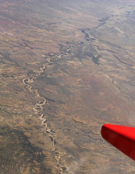 Widok Lotu Ptaka Deser Nevada Widziany Okna Samolotu Czerwonym Skrzydłem — Zdjęcie stockowe