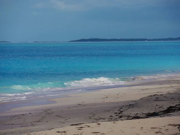 Tropikal Bir Adada Güzel Bir Kumsalın Uzantısı — Stok fotoğraf