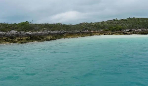 Islas Rocosas Dispersas Alrededor Del Mar Bahamas —  Fotos de Stock