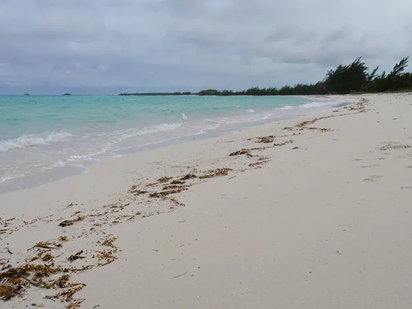 Playa Desierta Con Suaves Arenas Blancas Polvo Una Isla Tropical —  Fotos de Stock