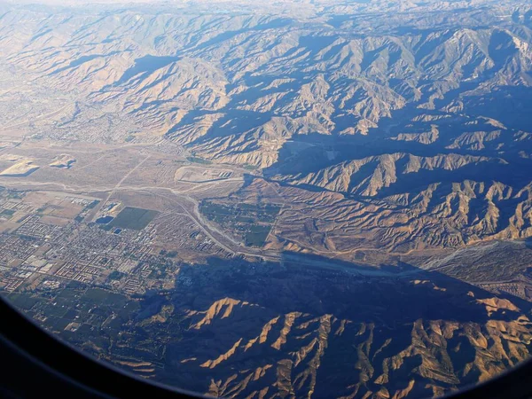 Amplia Vista Aérea Arizona Enmarcada Por Una Ventana Avión Temprano —  Fotos de Stock