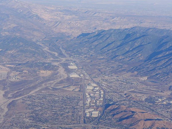 Απομακρυσμένη Εναέρια Άποψη Του Λος Άντζελες Από Παράθυρο Του Αεροπλάνου — Φωτογραφία Αρχείου