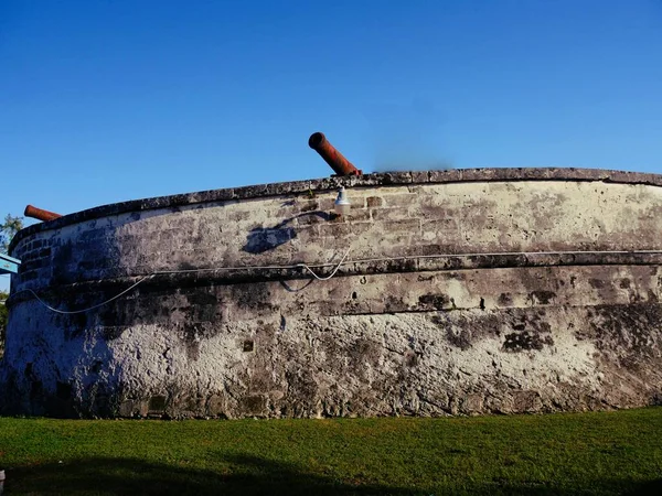 Fort Fincastle Atop Bennets Hill Cannon Pointed Harbor Nassau Bahamas — Stock Photo, Image