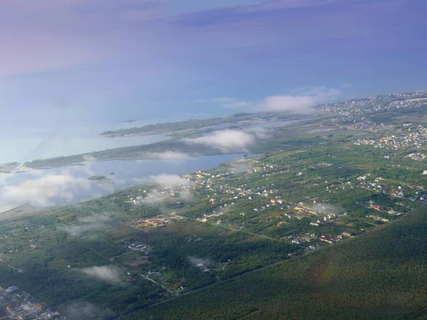 Widok Lotu Ptaka Nassau Bahamy Zbliżające Się Międzynarodowego Portu Lotniczego — Zdjęcie stockowe